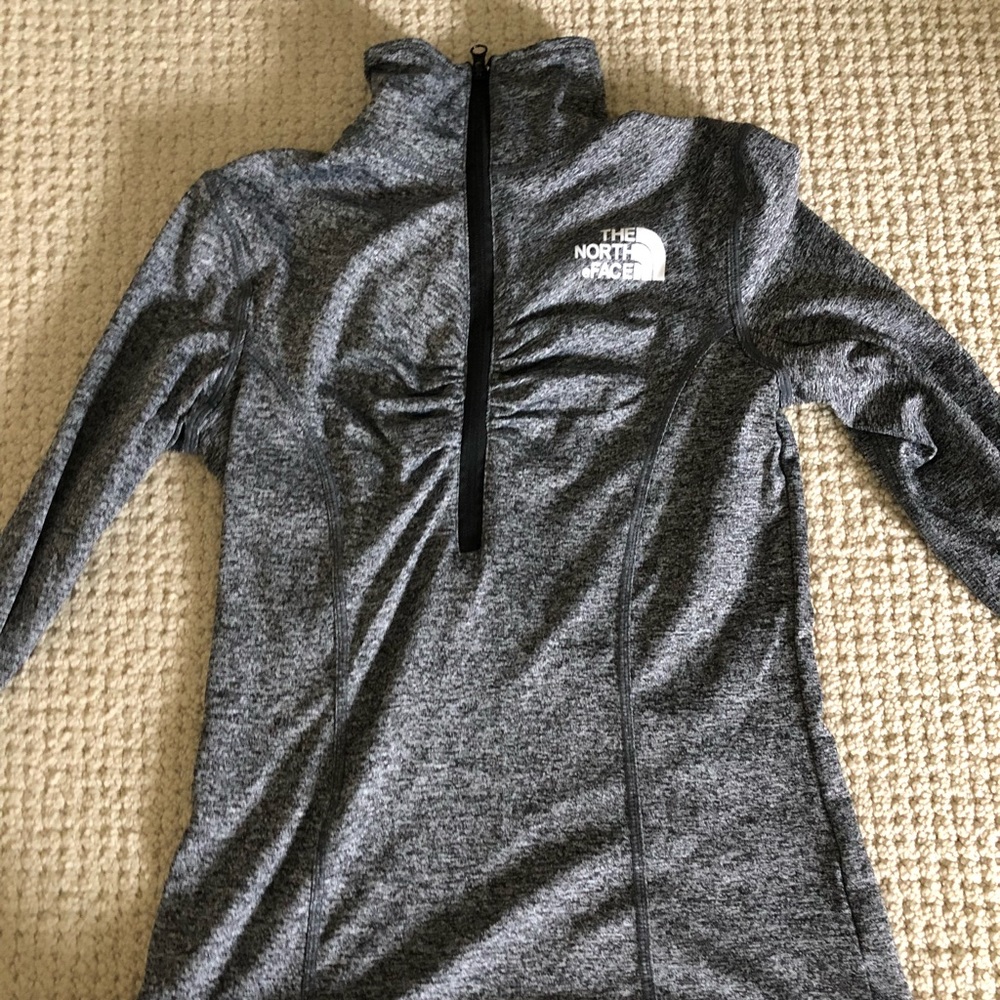 Women’s north face quarter zip